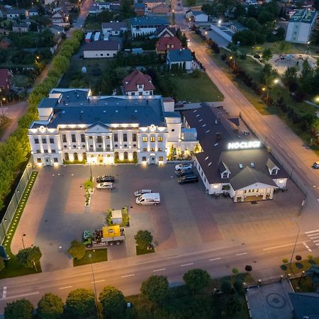 Arkadia Aparthotel Radziejów Buitenkant foto