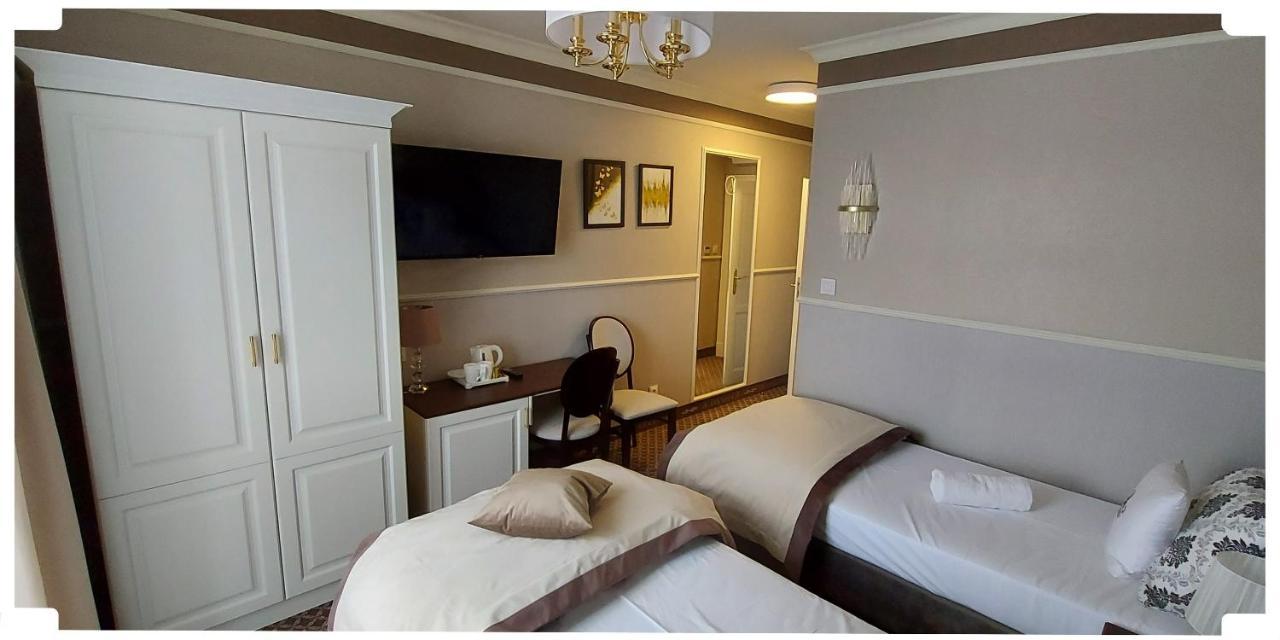 Arkadia Aparthotel Radziejów Buitenkant foto