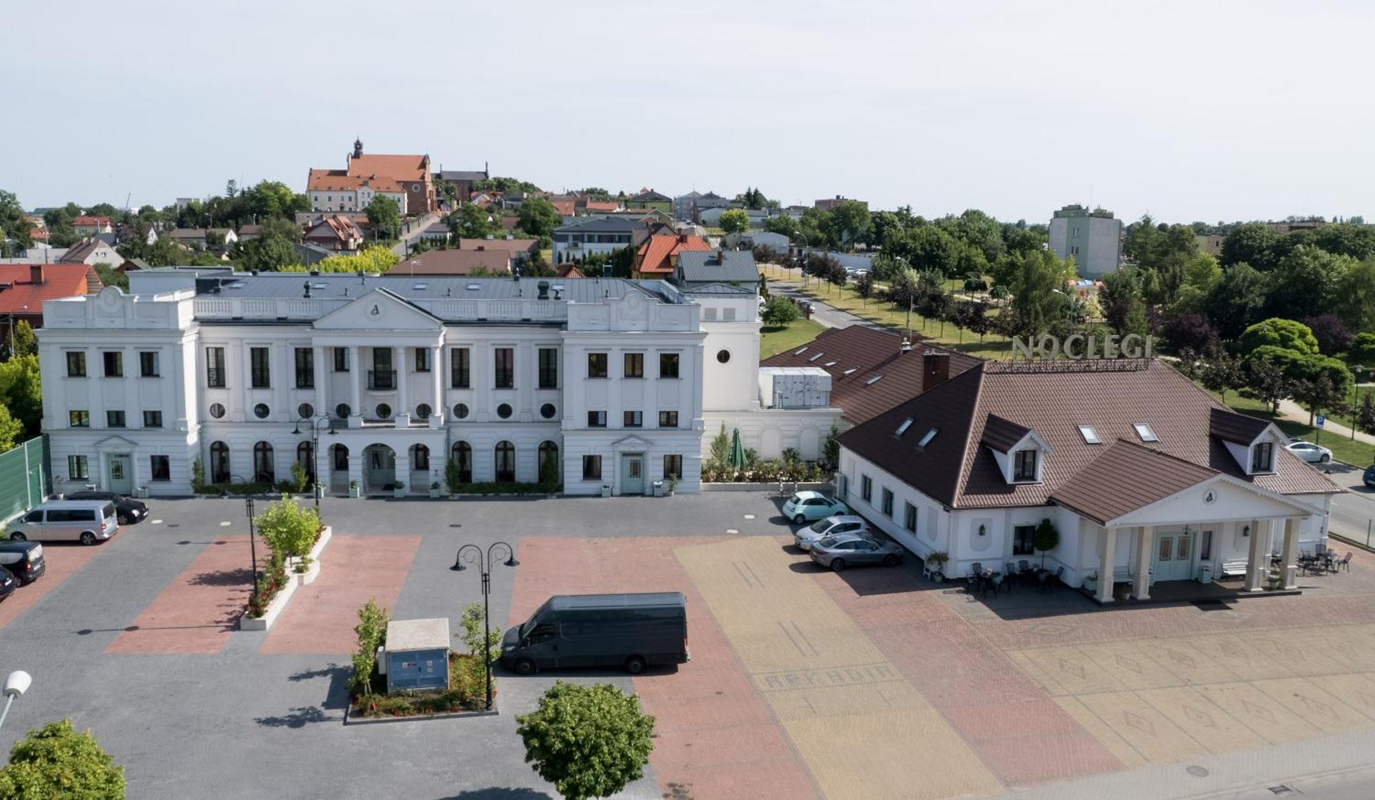 Arkadia Aparthotel Radziejów Buitenkant foto